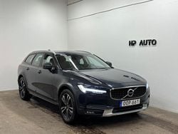 Grå Begagnad 2018 Volvo V90 CC Momentum Kombi | 234 000 kr (Marknadspris)