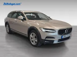 Brun Begagnad 2018 Volvo V90 CC Business Edition Kombi | 289 500 kr (Marknadspris)