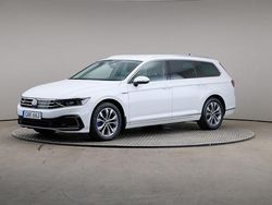 Vit Begagnad 2021 VW Passat Executive Kombi | 229 000 kr (Bra pris)