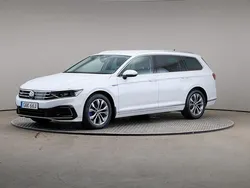 Vit Begagnad 2021 VW Passat Executive Kombi | 239 000 kr (Marknadspris)