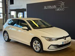 Vit Begagnad 2020 VW Golf VII Halvkombi | 219 900 kr (Marknadspris)