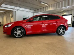 Röd Begagnad 2017 Volvo V40 Business Edition Kombi | 154 000 kr (Lite dyr)
