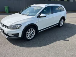 Vit Begagnad 2017 VW Golf Alltrack Kombi | 117 900 kr (Marknadspris)
