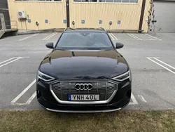 Svart Begagnad 2020 Audi e-tron Proline SUV | 300 000 kr (Bra pris)