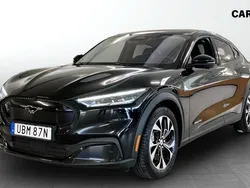 Svart Begagnad 2021 Ford Mustang Mach-E Standard Range SUV | 309 900 kr (Bra pris)