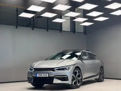 Grå Begagnad 2022 Kia EV6 3 SUV | 439 900 kr (Marknadspris)