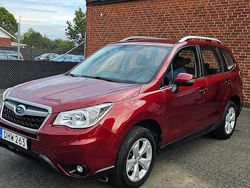 Ljusröd (röd metallic) Begagnad 2014 Subaru Forester SUV | 179 900 kr (Lite dyr)