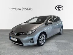 Ljusgrå (grå) Begagnad 2014 Toyota Auris Hybrid Edition Halvkombi | 99 000 kr (Marknadspris)