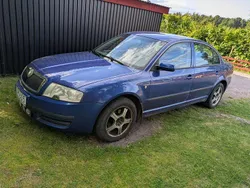 Blå Begagnad 2003 Skoda Superb Sedan | 8 000 kr