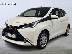 Vit Begagnad 2016 Toyota Aygo Halvkombi | 84 900 kr
