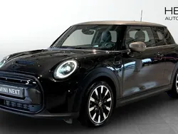 Svart (black) Begagnad 2022 Mini Cooper SE Halvkombi | 258 700 kr (Dyr)