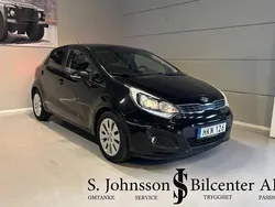 Svart Begagnad 2014 Kia Rio Halvkombi | 99 900 kr (Marknadspris)