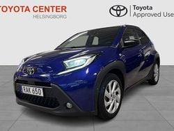 Mörkblå Begagnad 2023 Toyota Aygo X-play Halvkombi | 179 900 kr (Lite dyr)