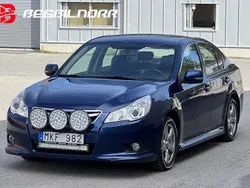 Mörkblå (blå) Begagnad 2010 Subaru Legacy Sedan | 77 500 kr (Dyr)