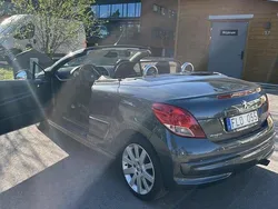 Grå Begagnad 2010 Peugeot 207 CC Cab | 42 000 kr (Marknadspris)