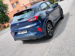 Blå Begagnad 2023 Ford Puma Gen-E ST-Line SUV | 280 000 kr