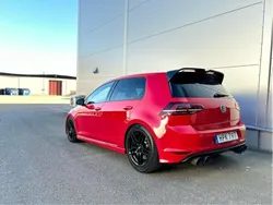 Röd Begagnad 2015 VW Golf VII R Halvkombi | 209 000 kr (Marknadspris)
