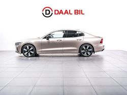 Ljusgrå Begagnad 2024 Volvo S60 Ultimate Sedan | 489 700 kr (Marknadspris)
