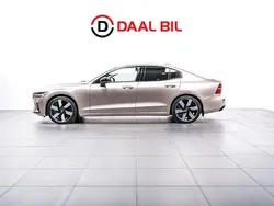 Ljusgrå Begagnad 2024 Volvo S60 Ultimate Sedan | 489 700 kr (Bra pris)