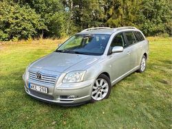 Silver Begagnad 2005 Toyota Avensis Kombi | 20 000 kr (Bra pris)
