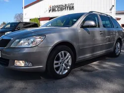Ljusbrun Begagnad 2012 Skoda Octavia Elegance Kombi | 104 990 kr (Marknadspris)
