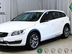 Vit Begagnad 2018 Volvo V60 CC Standard Kombi | 214 900 kr (Marknadspris)