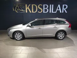 Ljusbrun Begagnad 2013 Volvo V60 Momentum Kombi | 169 900 kr (Marknadspris)