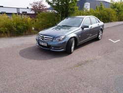 Grå Begagnad 2012 Mercedes C180 Sedan | 149 900 kr (Marknadspris)