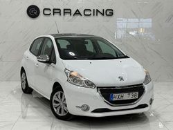 Vit Begagnad 2013 Peugeot 208 Halvkombi | 52 900 kr (Marknadspris)
