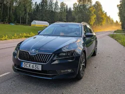 Blå Begagnad 2019 Skoda Superb LAURIN & KLEMENT Kombi | 270 000 kr (Marknadspris)
