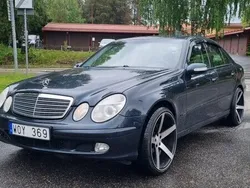 Svart Begagnad 2002 Mercedes E240 Sedan | 57 000 kr (Lite dyr)