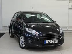 Svart Begagnad 2015 Ford Fiesta Titanium Halvkombi | 54 900 kr (Marknadspris)