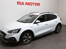 Vit Begagnad 2020 Ford Focus Active Halvkombi | 179 900 kr (Marknadspris)
