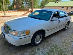 Vit Begagnad 2001 Lincoln Town Car Sedan | 79 000 kr
