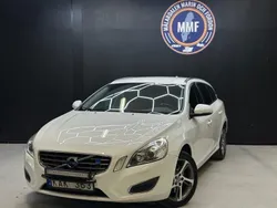 Vit Begagnad 2011 Volvo V60 Summum Kombi | 94 800 kr (Marknadspris)