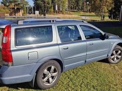 Grön Begagnad 2001 Volvo XC70 SUV | 32 000 kr