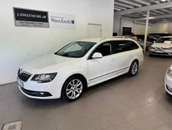 Vit Begagnad 2013 Skoda Superb Elegance Kombi | 129 900 kr (Dyr)