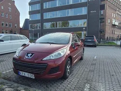 Röd Begagnad 2010 Peugeot 207 Halvkombi | 25 000 kr (Marknadspris)