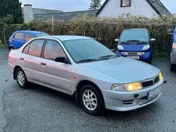 Grå Begagnad 1999 Mitsubishi Lancer Sedan | 16 900 kr