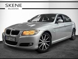 Ljusgrå Begagnad 2009 BMW 320 Comfort Edition Sedan | 54 500 kr (Marknadspris)