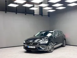 Svart Begagnad 2021 Volvo V60 Kombi | 329 900 kr (Marknadspris)