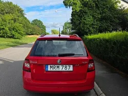 Röd Begagnad 2017 Skoda Fabia Kombi | 99 900 kr (Marknadspris)