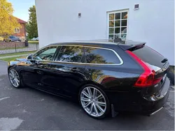 Svart Begagnad 2019 Volvo V90 R-Design Kombi | 389 000 kr