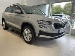 Grå Ny 2025 Skoda Karoq Selection SUV | 374 700 kr (Marknadspris)