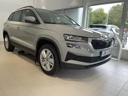 Grå Ny 2025 Skoda Karoq Selection SUV | 374 700 kr (Marknadspris)