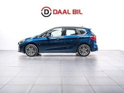 Blå Begagnad 2018 BMW 225 Active Tourer Luxury Line Minibuss | 209 700 kr (Bra pris)