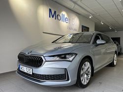 Silver (pebble silver metallic) Ny 2025 Skoda Superb Selection Kombi | 459 900 kr (Bra pris)