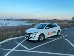 Vit Begagnad 2020 Peugeot 208 Active Halvkombi | 134 900 kr (Marknadspris)