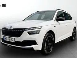Vit (candy white) Begagnad 2022 Skoda Kamiq Monte Carlo SUV | 219 900 kr (Bra pris)