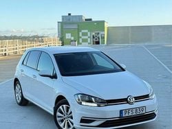 Vit Begagnad 2017 VW Golf VII Halvkombi | 114 900 kr (Marknadspris)